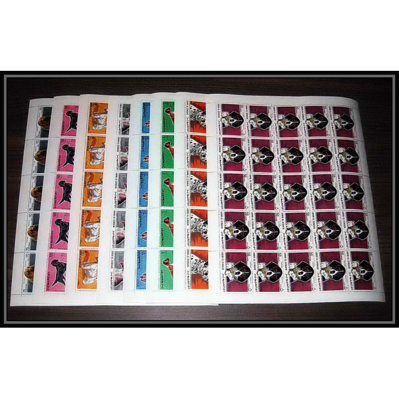 035c - Umm al Qiwain MNH ** Mi - N°210/217 A Chiens (chien dog dogs) feuilles (planches sheets)