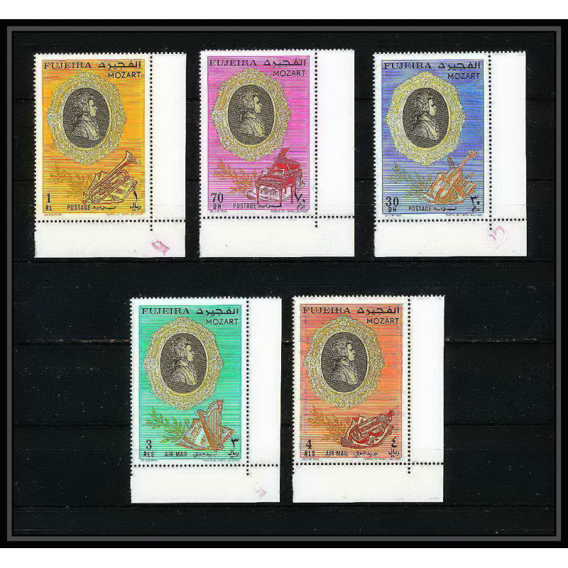 398a - Fujeira MNH ** Mi N° 770 / 774 A Musique (music) Wolfgang Amadeus Mozart Coin de feuille
