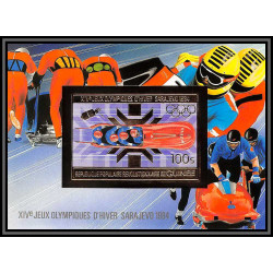 85829/ N°79 B bobsleigh Sarajevo SKI 1984 jeux olympiques olympic games Guinée guinea OR Gold ** MNH Non dentelé imperf